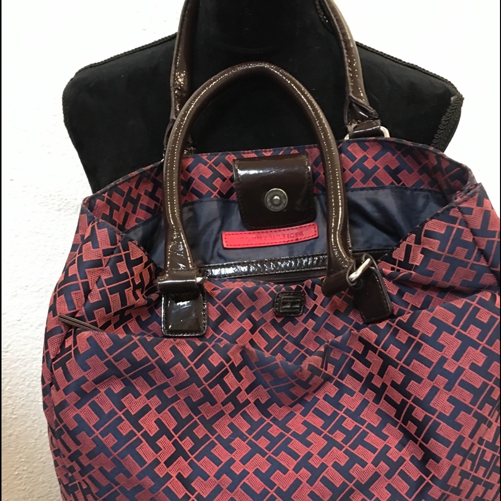 Tommy Hilfiger Fabric Like a Thick Canvas Sheen
